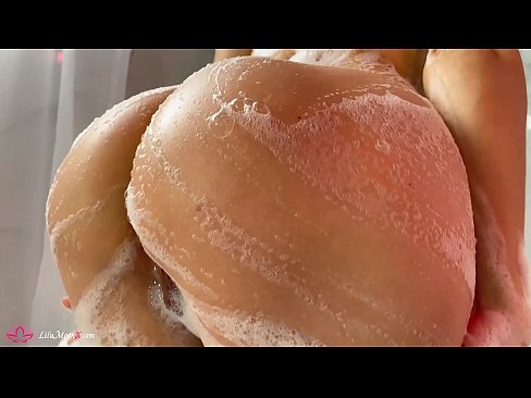 ❤️ Brunette Masturbates Pussy b'vibratur għal orga intens fid-doċċa Video tal-ħakk lilna mt.naughtyhentai.ru ❌️❤