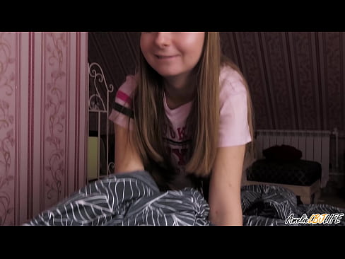 ❤️ Blondie Terda l-BFF tagħha Profondament u Gets Cum F'Ħalqha Video tal-ħakk lilna mt.naughtyhentai.ru ❌️❤