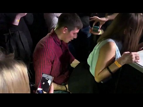 ❤️ Sess reali f'nightclub Russu. Tfajla Russa ta’ 18-il sena fl-anus u l-vaġina fucked f’nightclub Video tal-ħakk lilna mt.naughtyhentai.ru ❌️❤